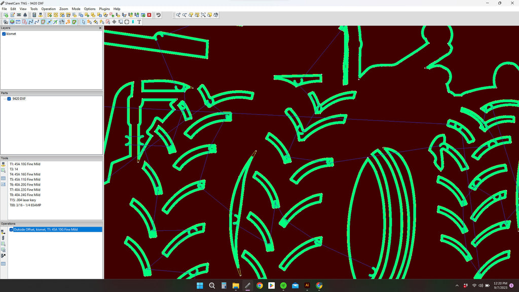 9420 Tractor Silhouette vector paths in design software (photo 7)