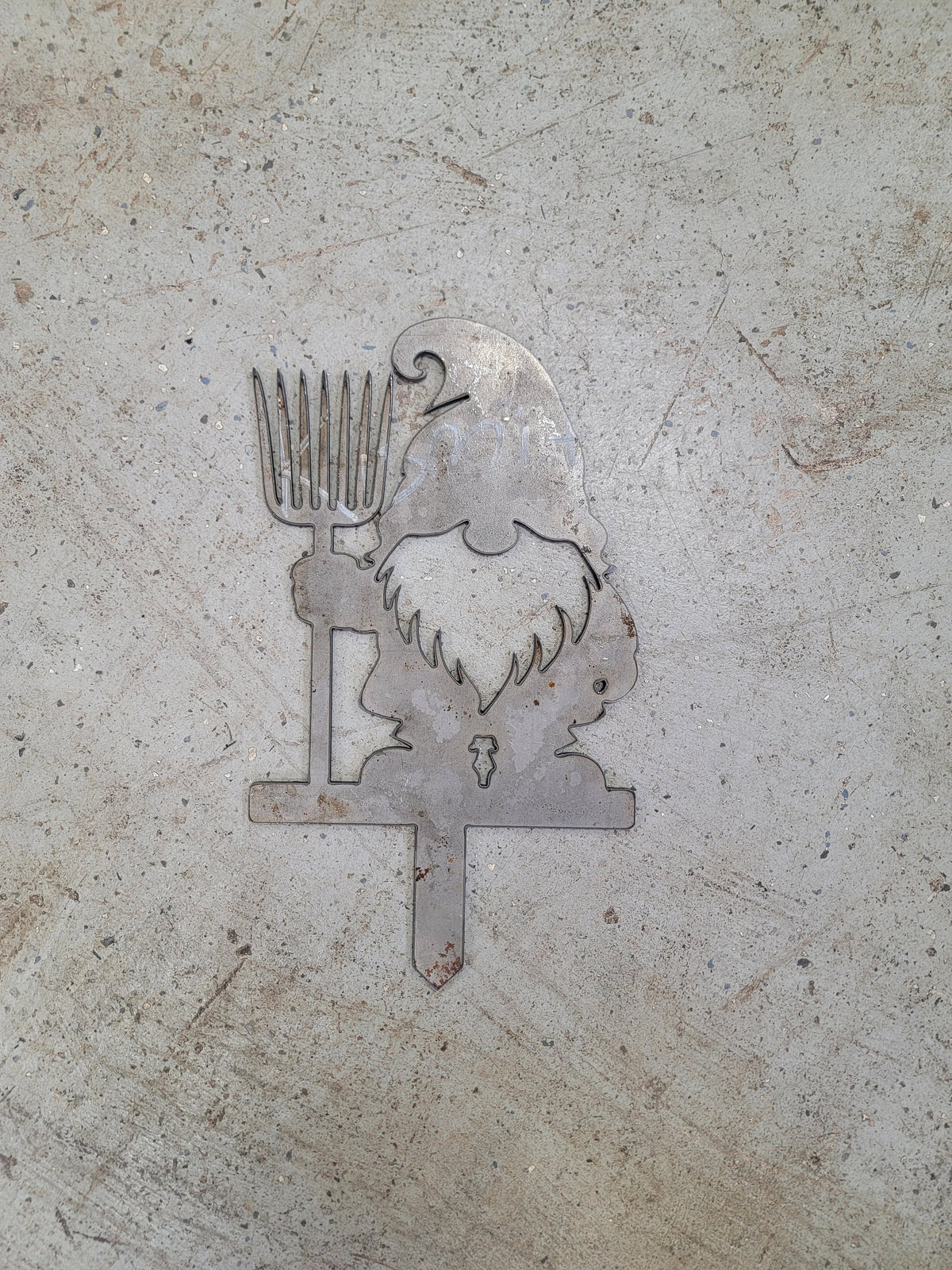 Gnome Garden Stake Bundle finished metal example (photo 7)