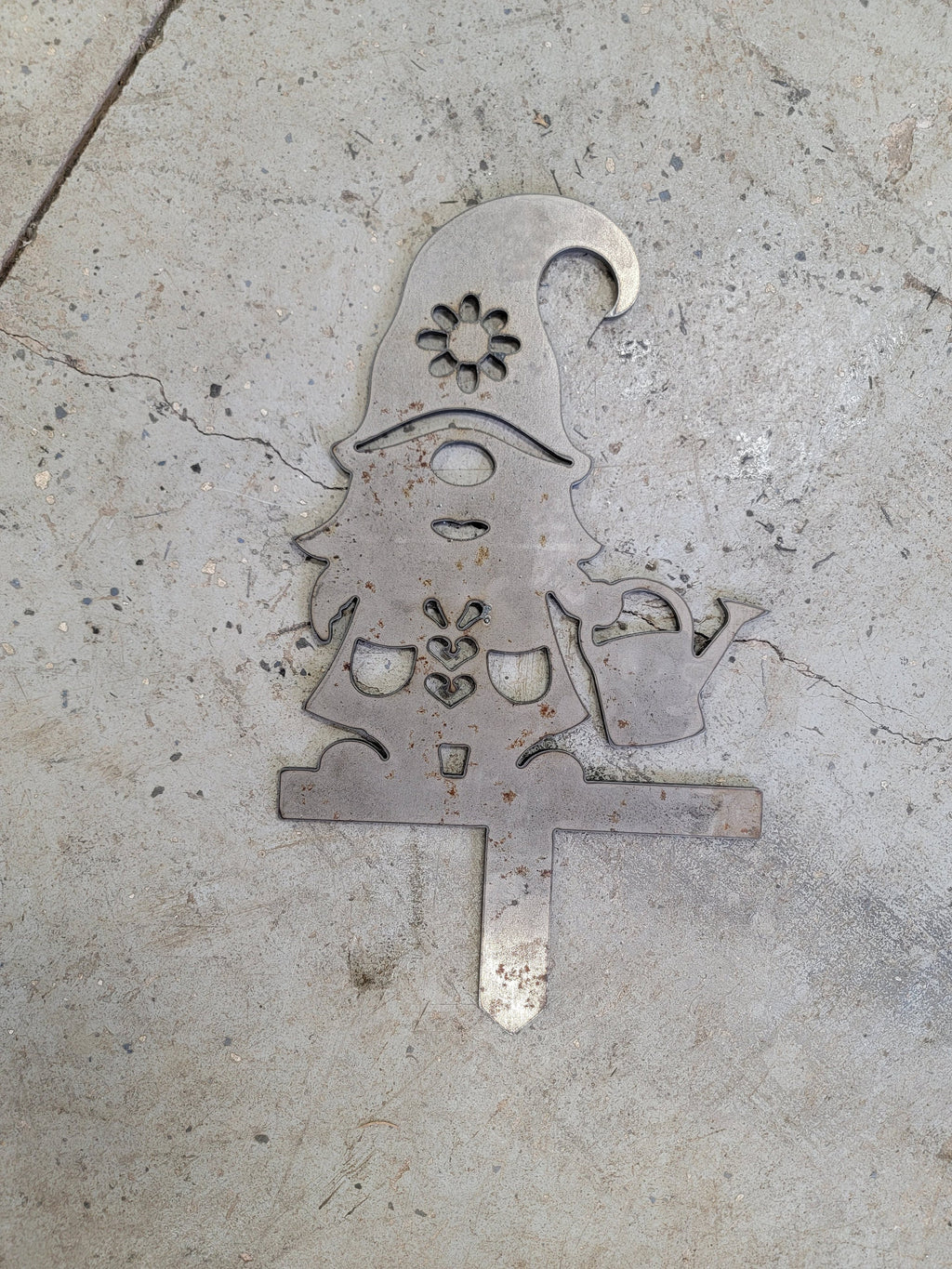 Gnome Garden Stake Bundle finished metal example (photo 8)