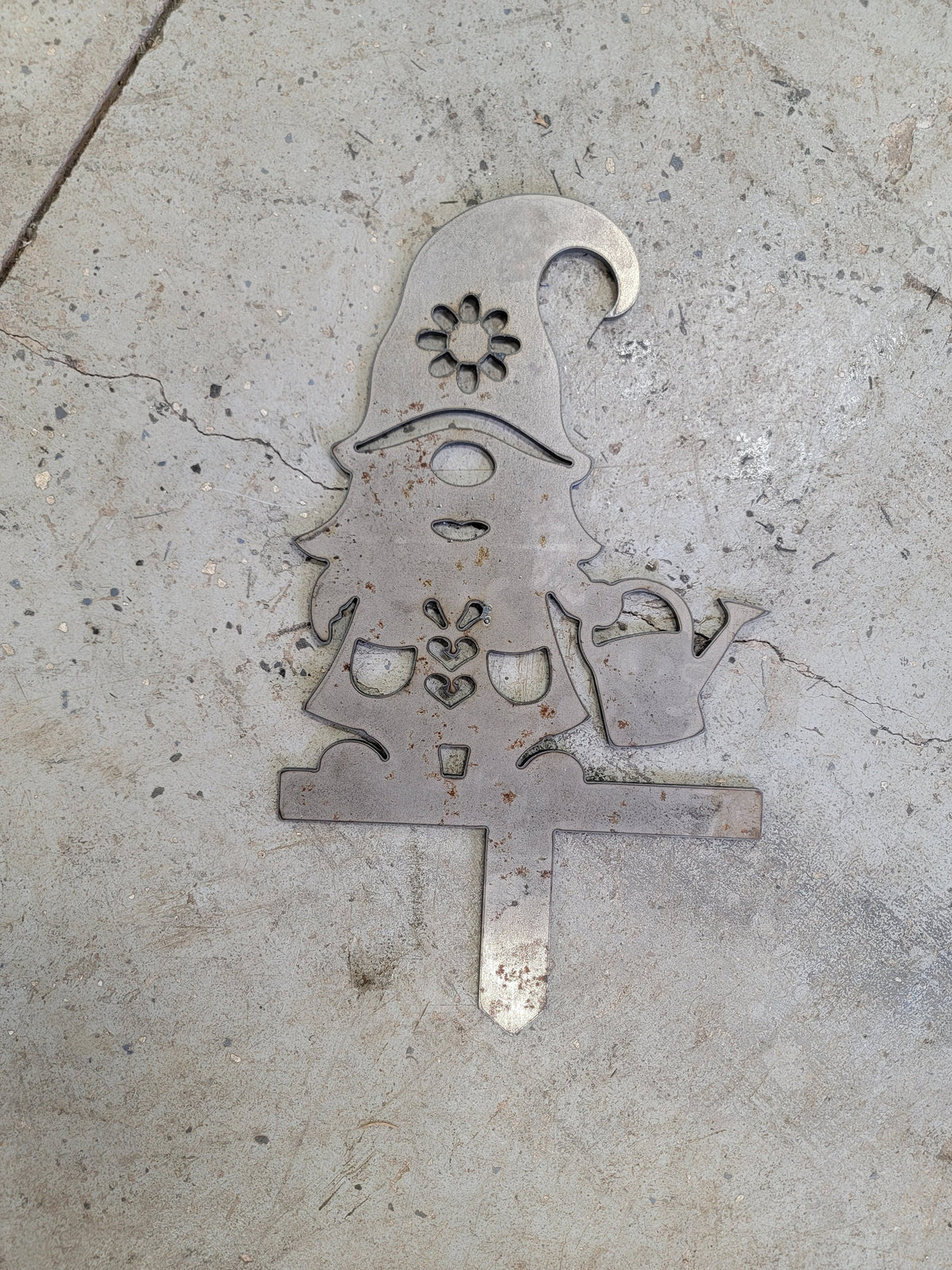 Gnome Garden Stake Bundle finished metal example (photo 8)