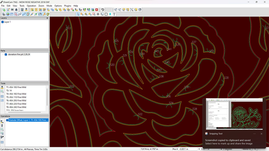 Mom with Climbing Rose Branches vector paths in design software (photo 8)