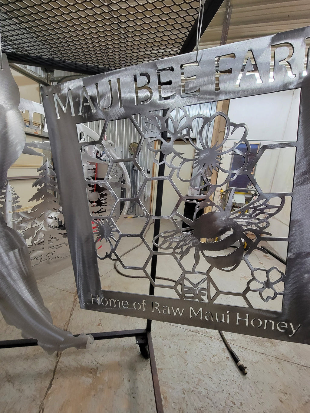 Personalized Bee Honeycomb Sign finished metal example (photo 2)