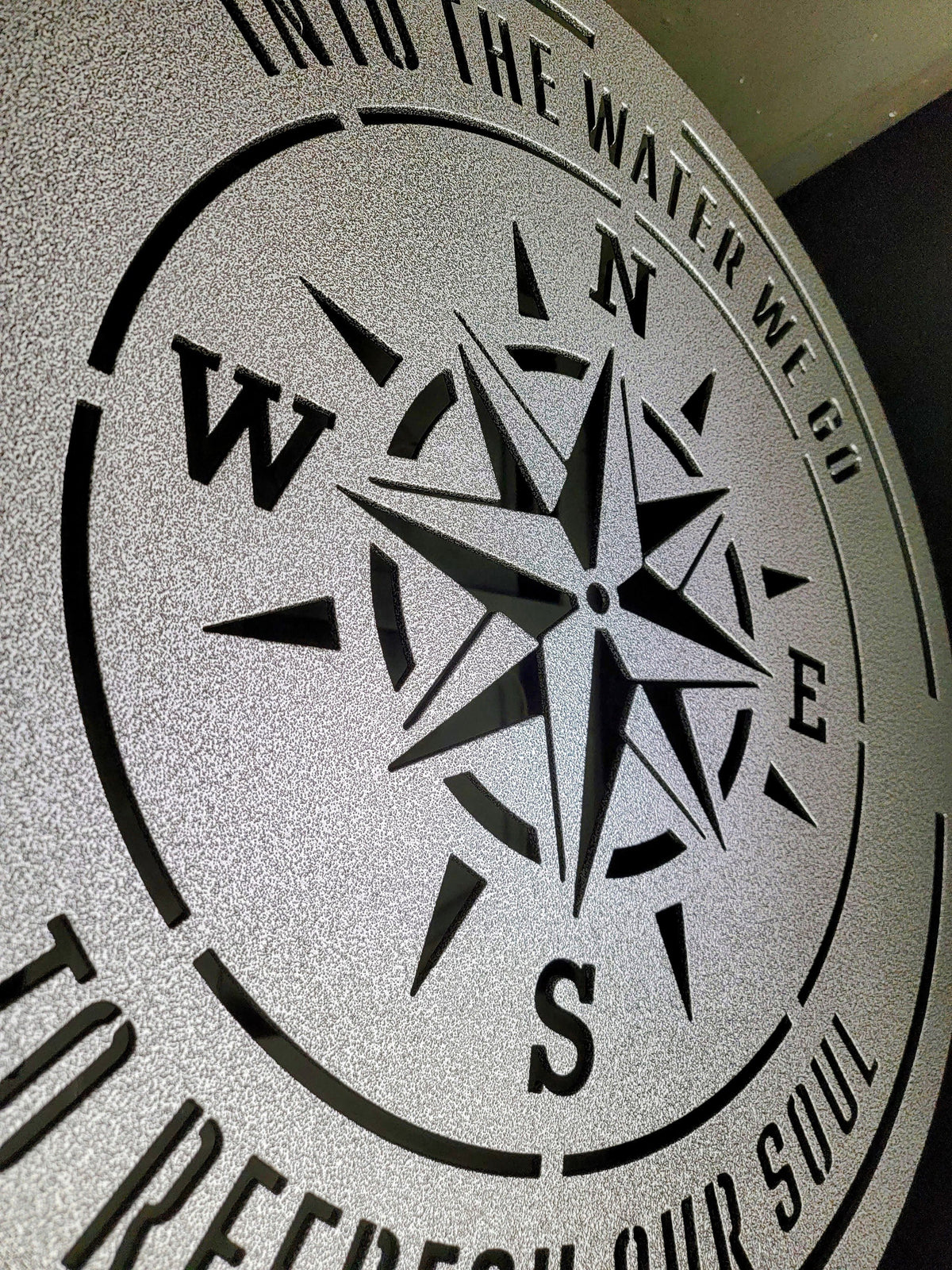Compass Rose Round Sign finished metal example