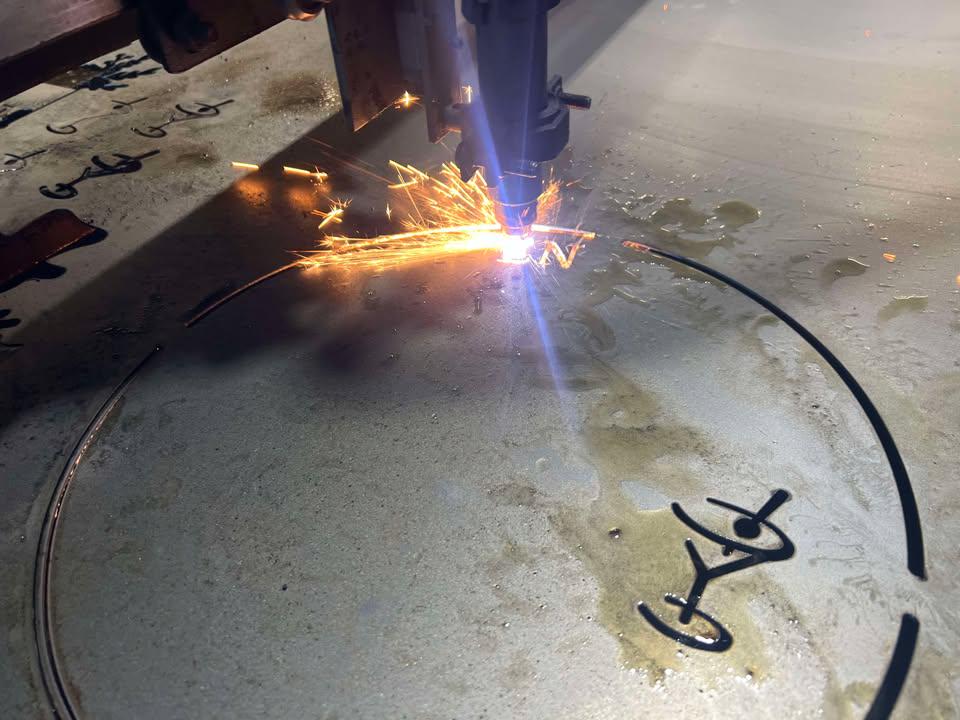 CNC plasma cutting the Beach Bar Palm Tree Good Vibes Sign design (photo 6)