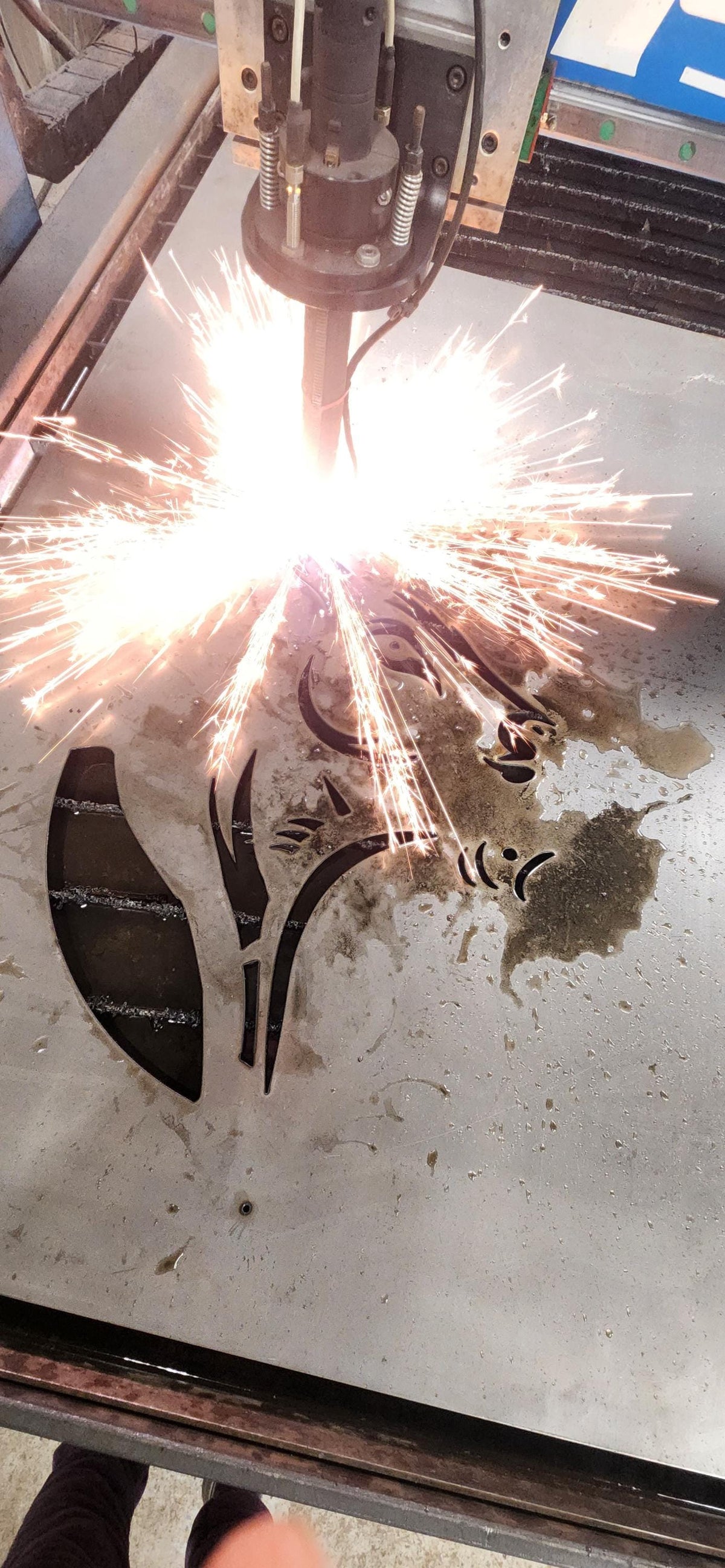 CNC plasma cutting the Buck Duck Fish Sign design (photo 10)