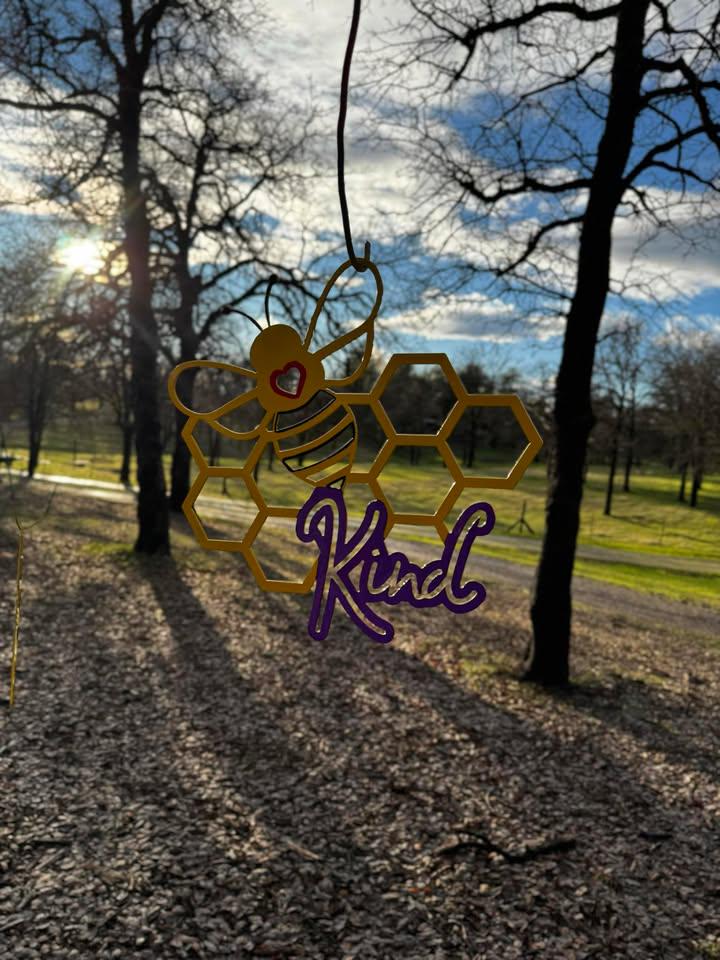 Bee Kind Honeycomb Sign finished metal example (photo 7)